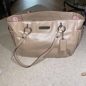 LIKE NEW Coach Purse w/ zipper top and double straps